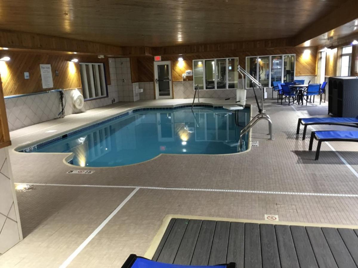 Holiday Inn Express & Suites Danville By Ihg Bagian luar foto