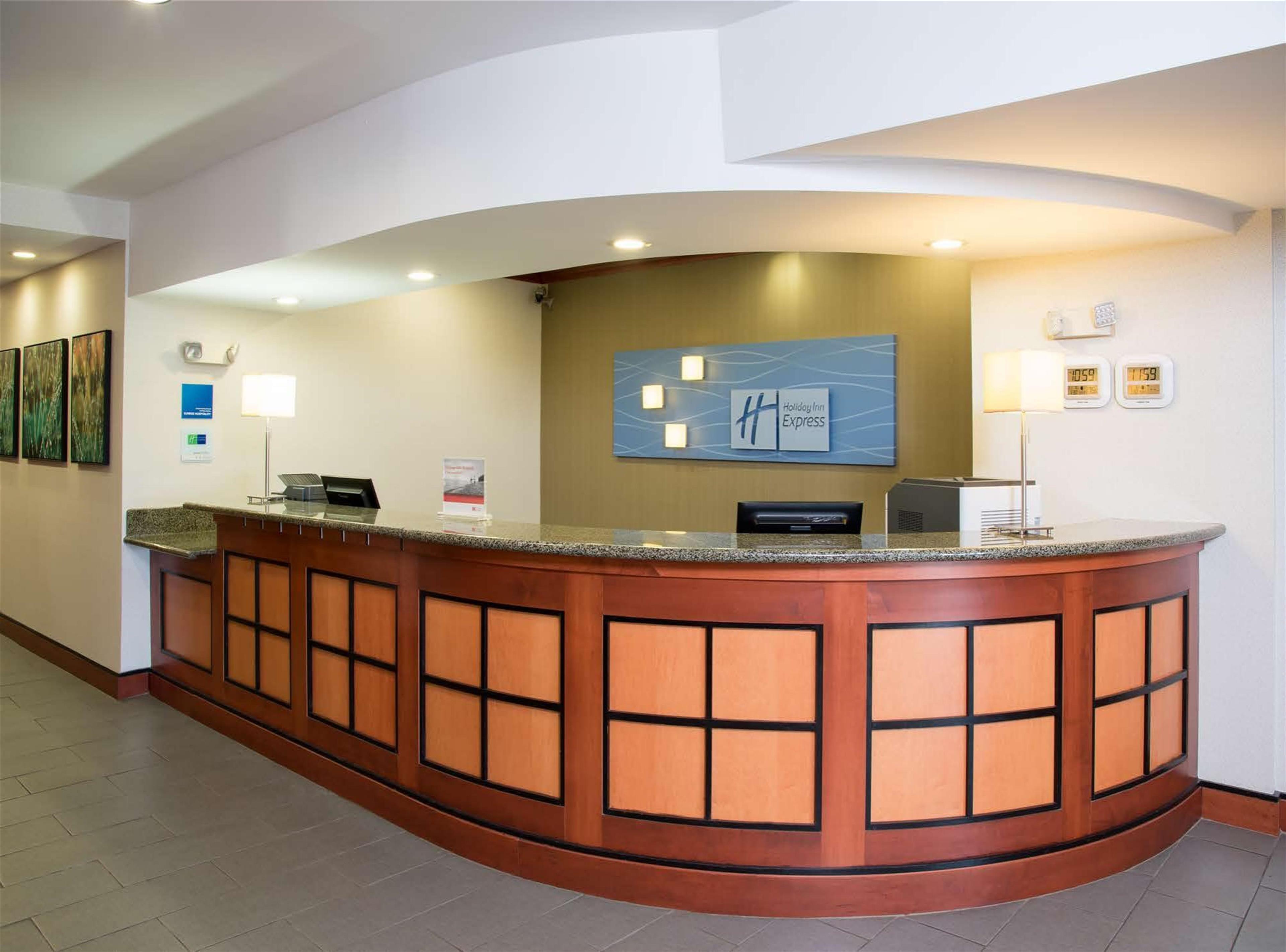 Holiday Inn Express & Suites Danville By Ihg Bagian luar foto