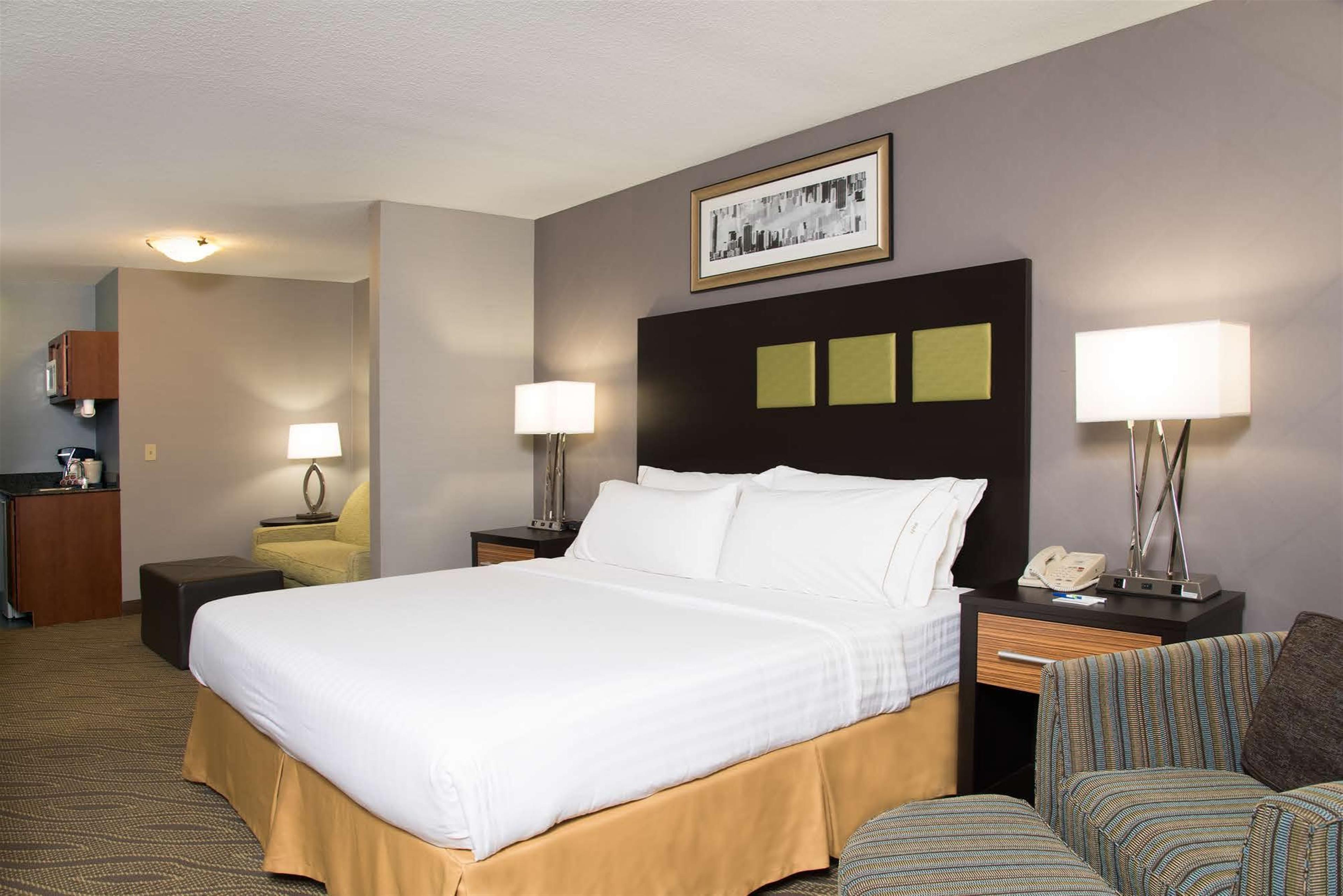 Holiday Inn Express & Suites Danville By Ihg Bagian luar foto