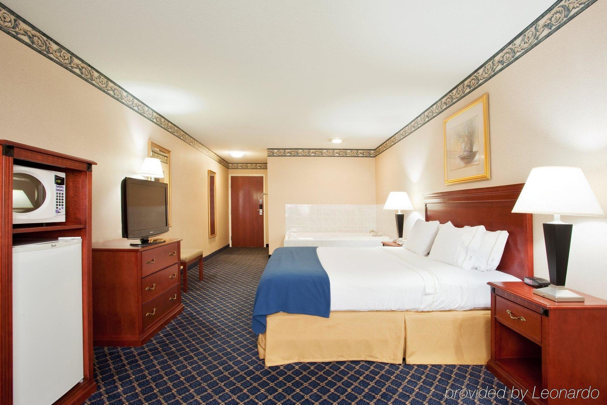 Holiday Inn Express & Suites Danville By Ihg Ruang foto
