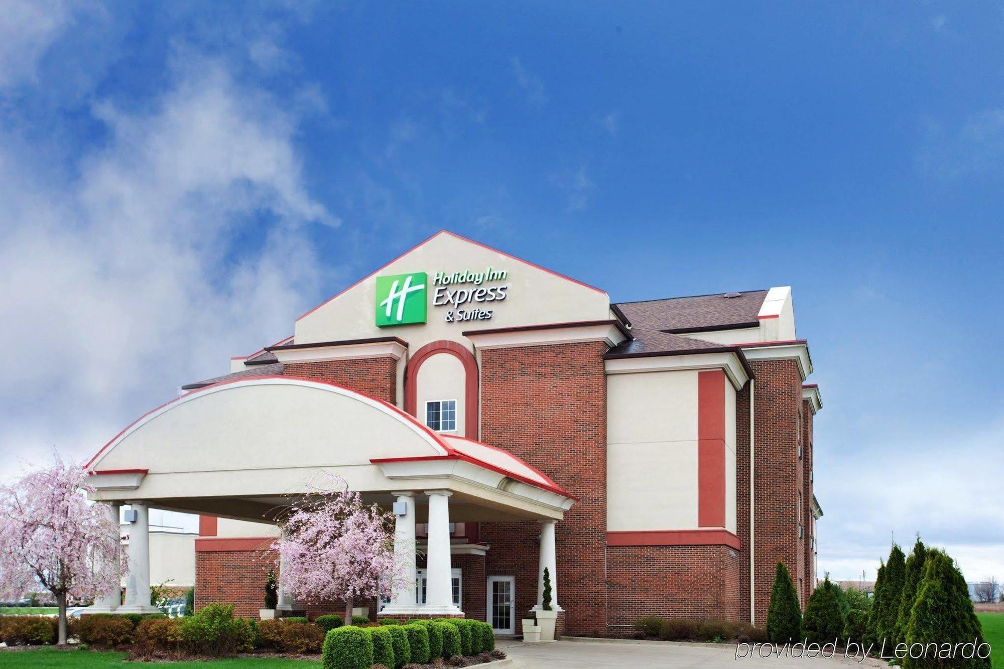 Holiday Inn Express & Suites Danville By Ihg Bagian luar foto